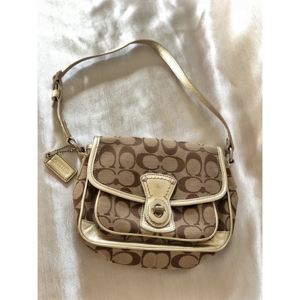 *DISCONTINUED* Authentic Coach Chelsea Handbag